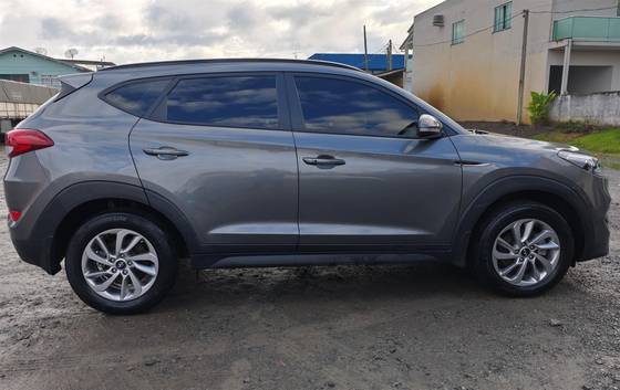 HYUNDAI TUCSON 1.6 16V T-GDI GASOLINA GLS ECOSHIFT HYUNDAI TUCSON 1.6 16V T-GDI GASOLINA GLS ECOSHIFT
